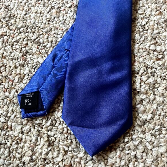 Michael Kors Mens 100% Silk Tie Solid Blue Designer Work Wear Professional Dress - Picture 1 of 7